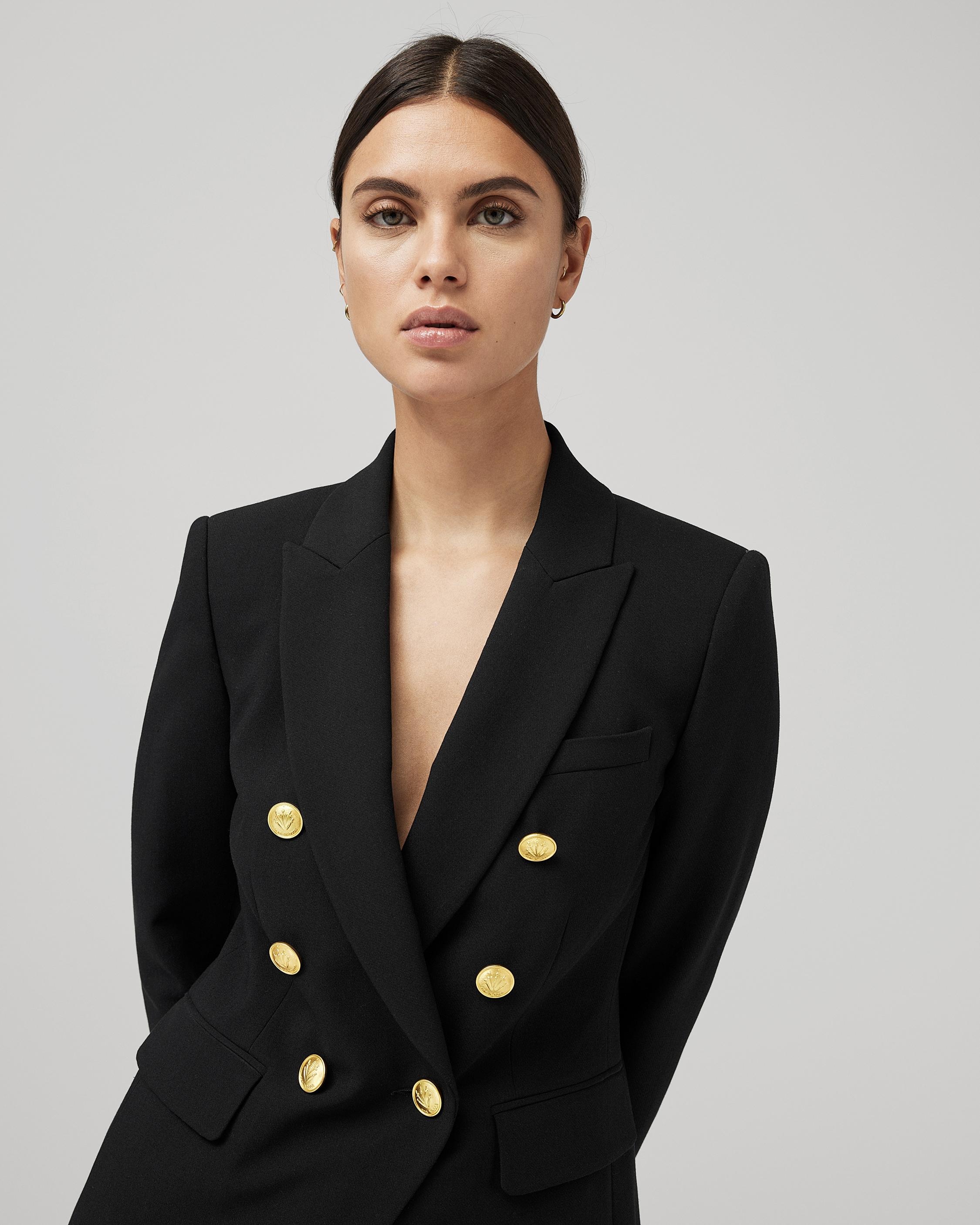 Preston Crepe Blazer
Classic Fit Blazer - 6
