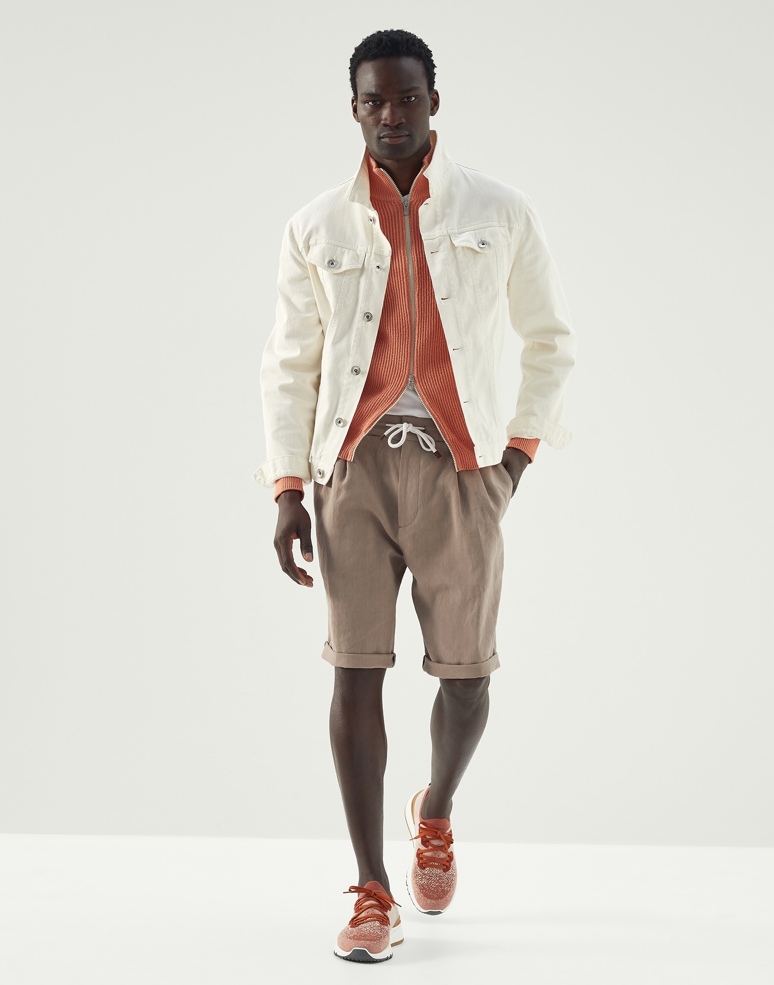 Twisted linen Bermuda shorts with drawstring and pleats - 4