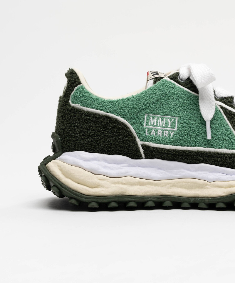 "LARRY" OG Sole Chenille Embroidey Canvas Low-top Sneaker 19