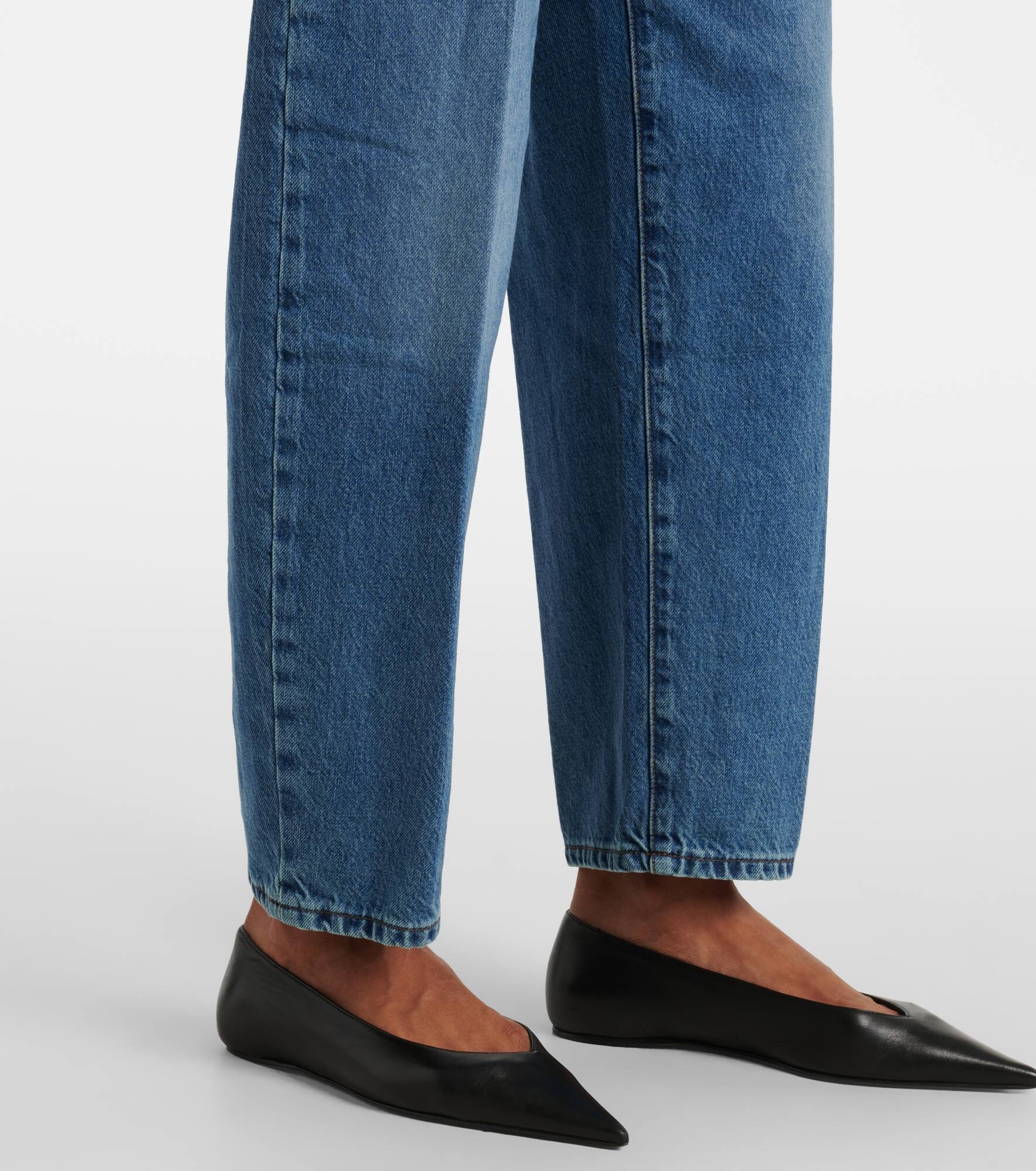 Low-rise barrel-leg jeans - 5