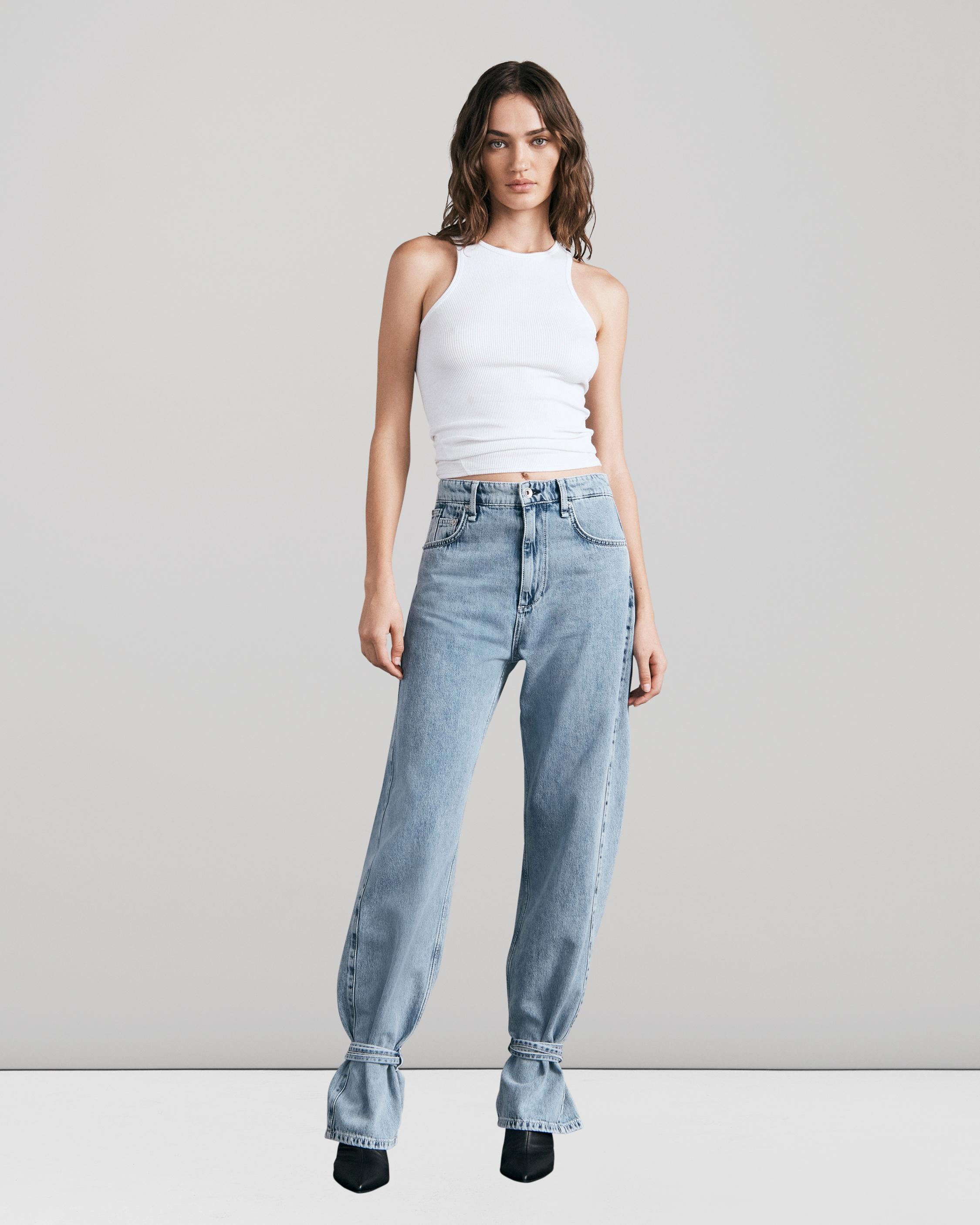 Splice Barrel High-Rise Jean - Alisha
Relaxed Fit Light Indigo Jean - 3