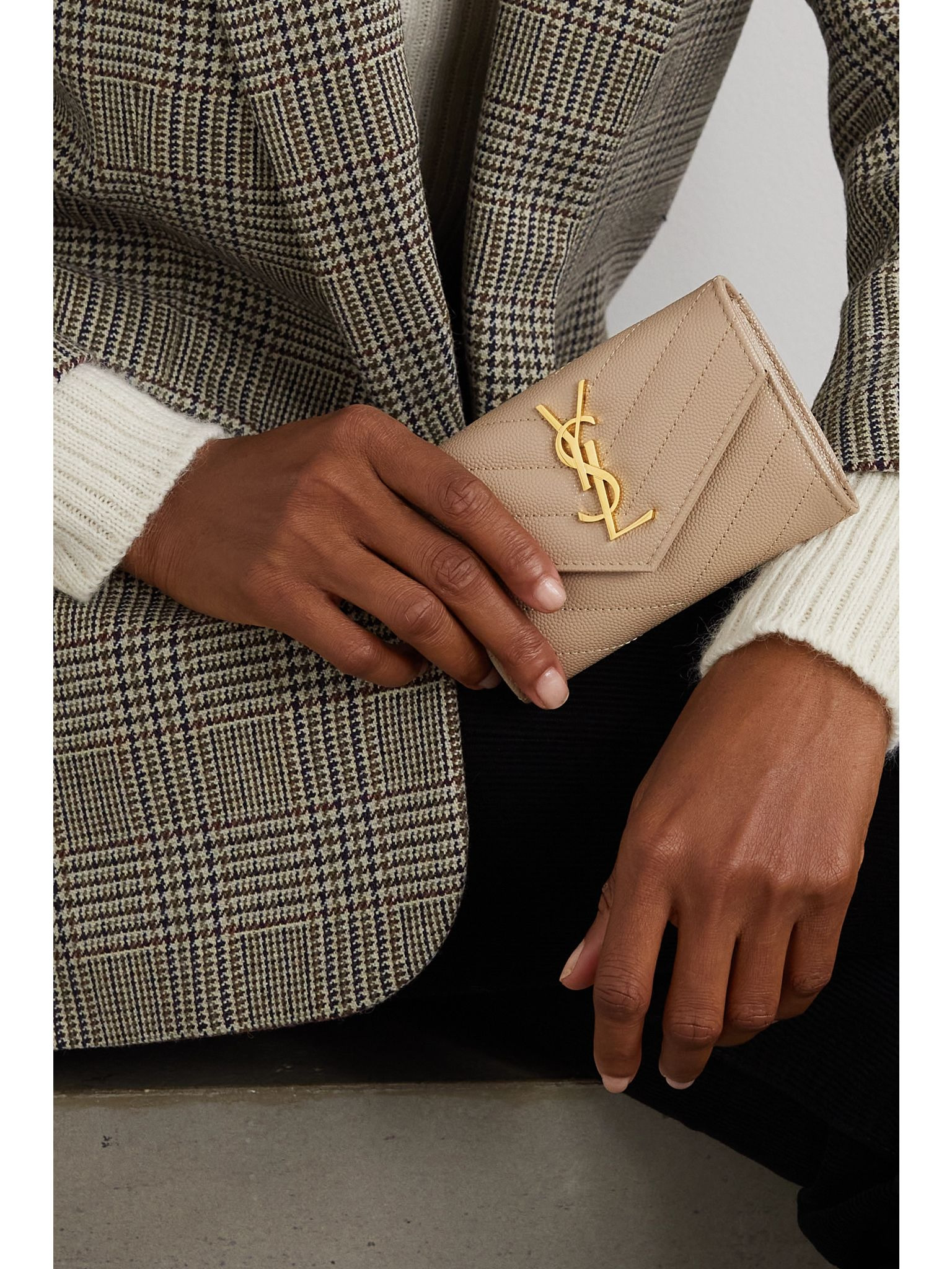Monogramme Envelope quilted textured-leather wallet Beige - 2