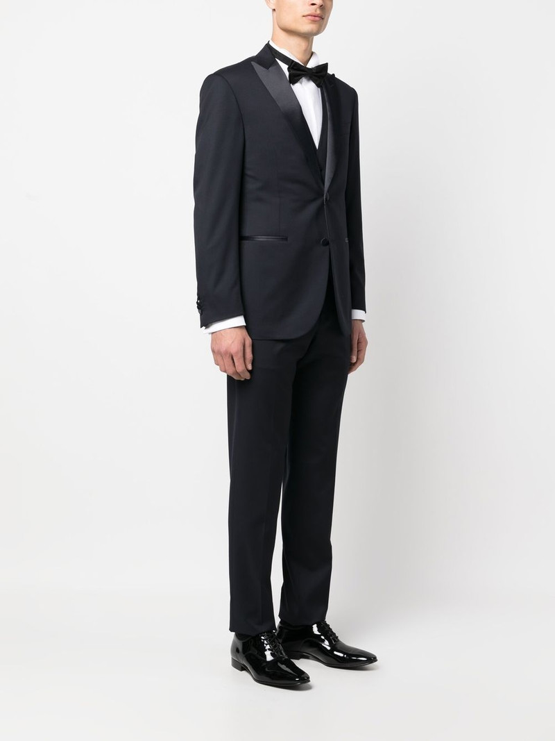 single-breasted three-piece suit 3