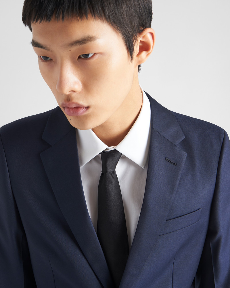 Single-breasted wool suit 4
