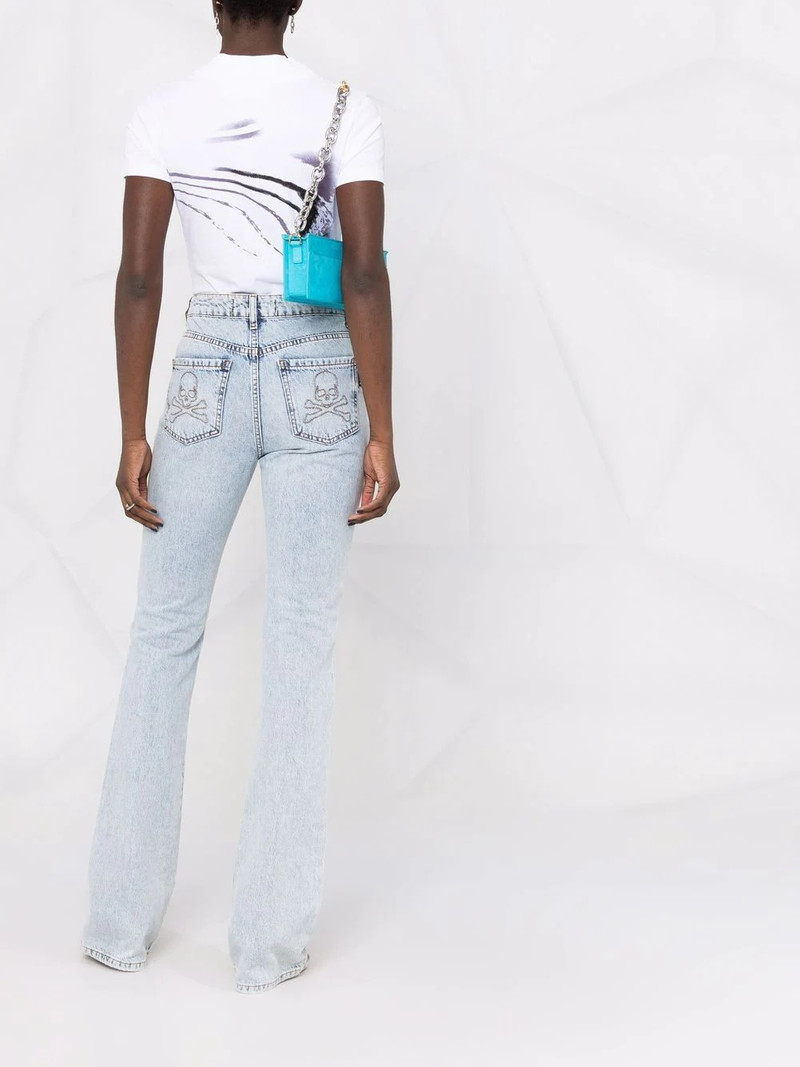 high-waisted flared jeans 4