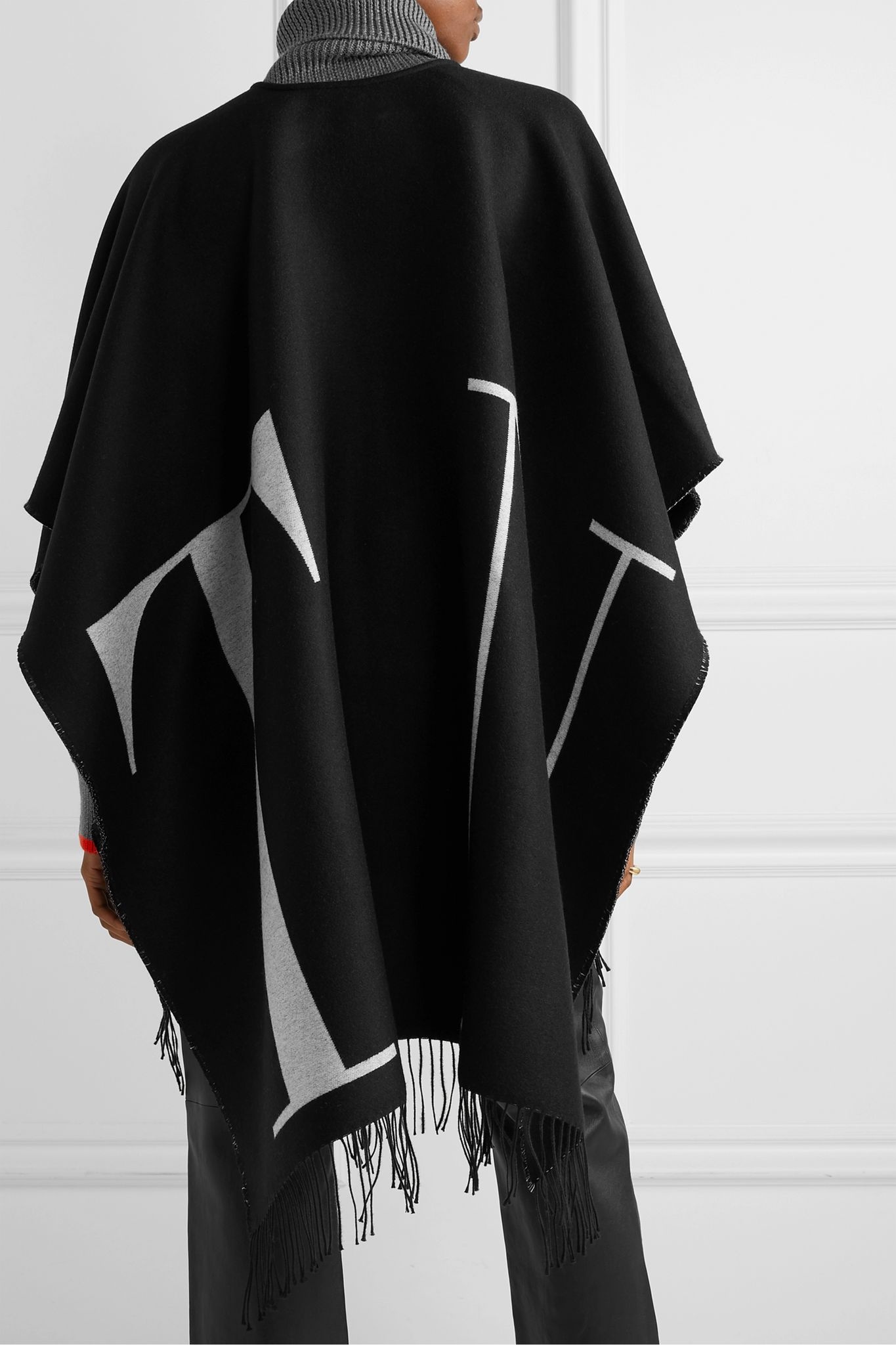 Fringed wool and silk-blend jacquard wrap - 5