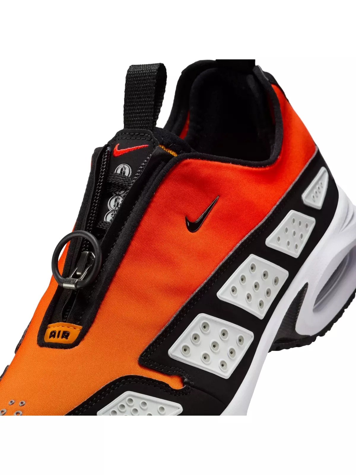 Air Max SNDR "Bright Crimson/Black/Bright Ceramic" Women's Shoe - 9