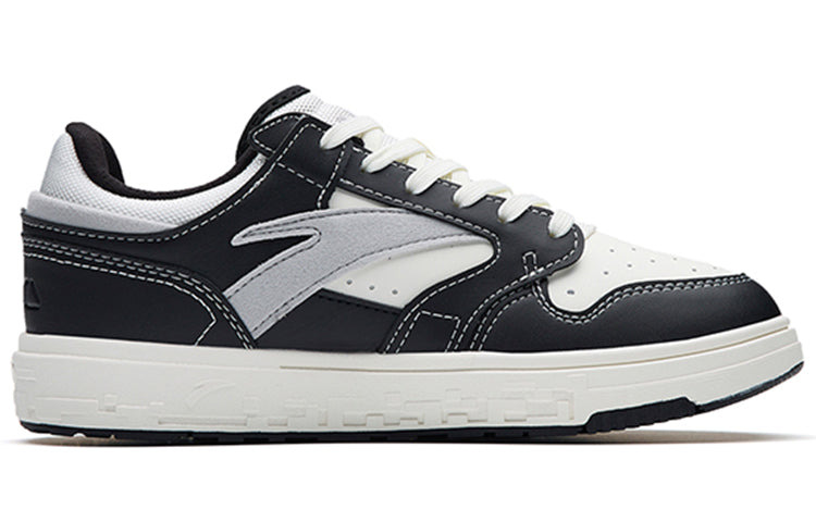 (WMNS) ANTA Street Naughty Low 'Black Grey White' 122238066-9 - 2