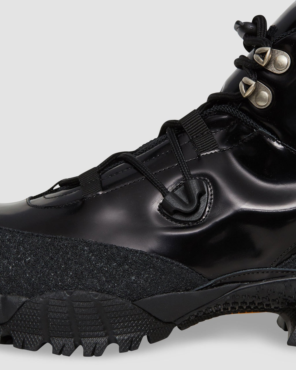 HIKING BOOT - 9