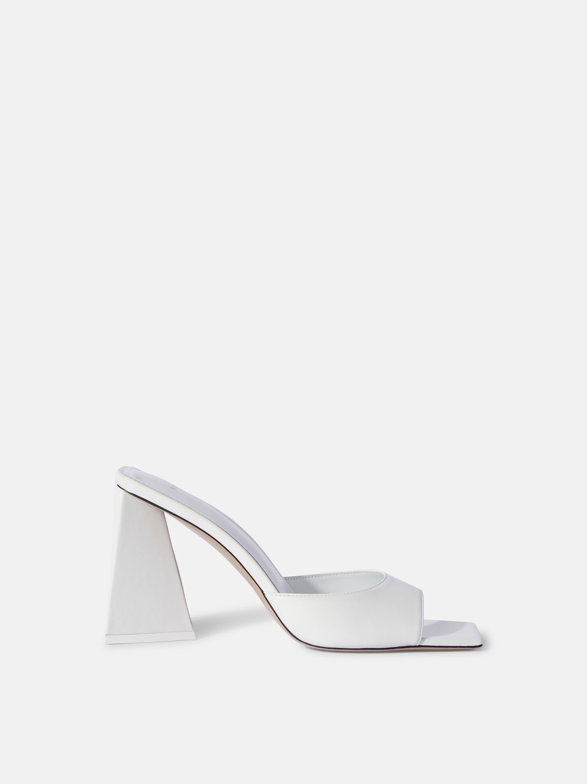 ''MINI DEVON'' WHITE MULE - 1