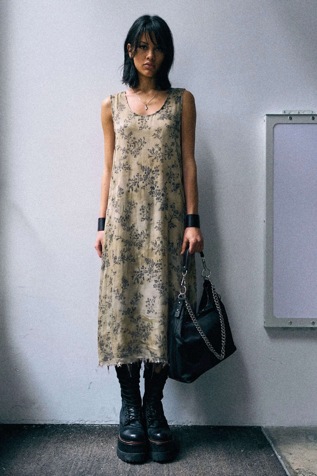 Sleeveless Midi - 1