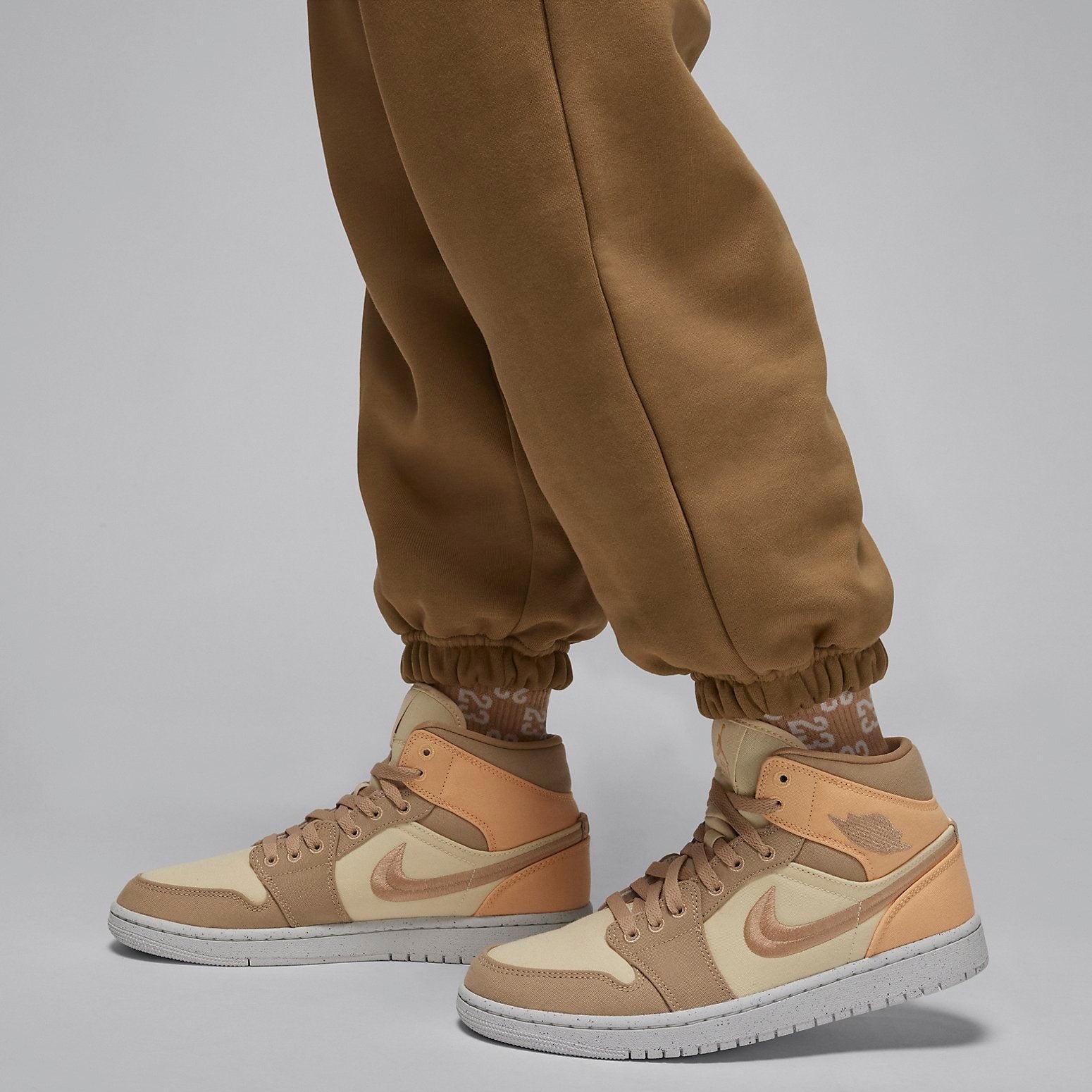 (WMNS) Air Jordan Flight Pants 'Brown Kelp' FB5114-395 - 3