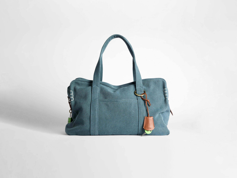 WEEKENDER CANVAS TOTE BAG IN MID-BLUE 1
