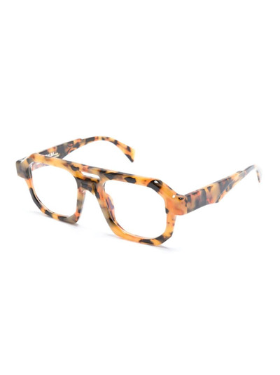 Kuboraum D-frame tortoiseshell-effect glasses outlook