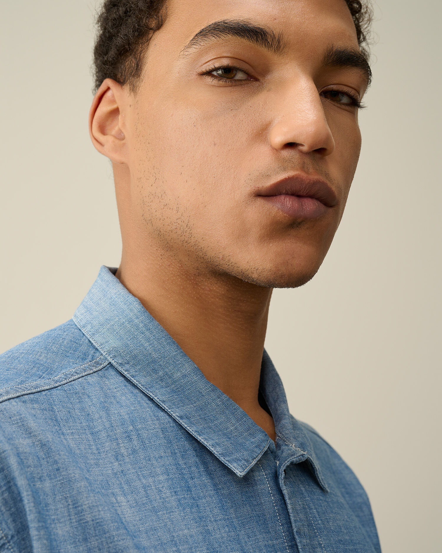 Chambray Short Sleeved Logo Shirt - 5