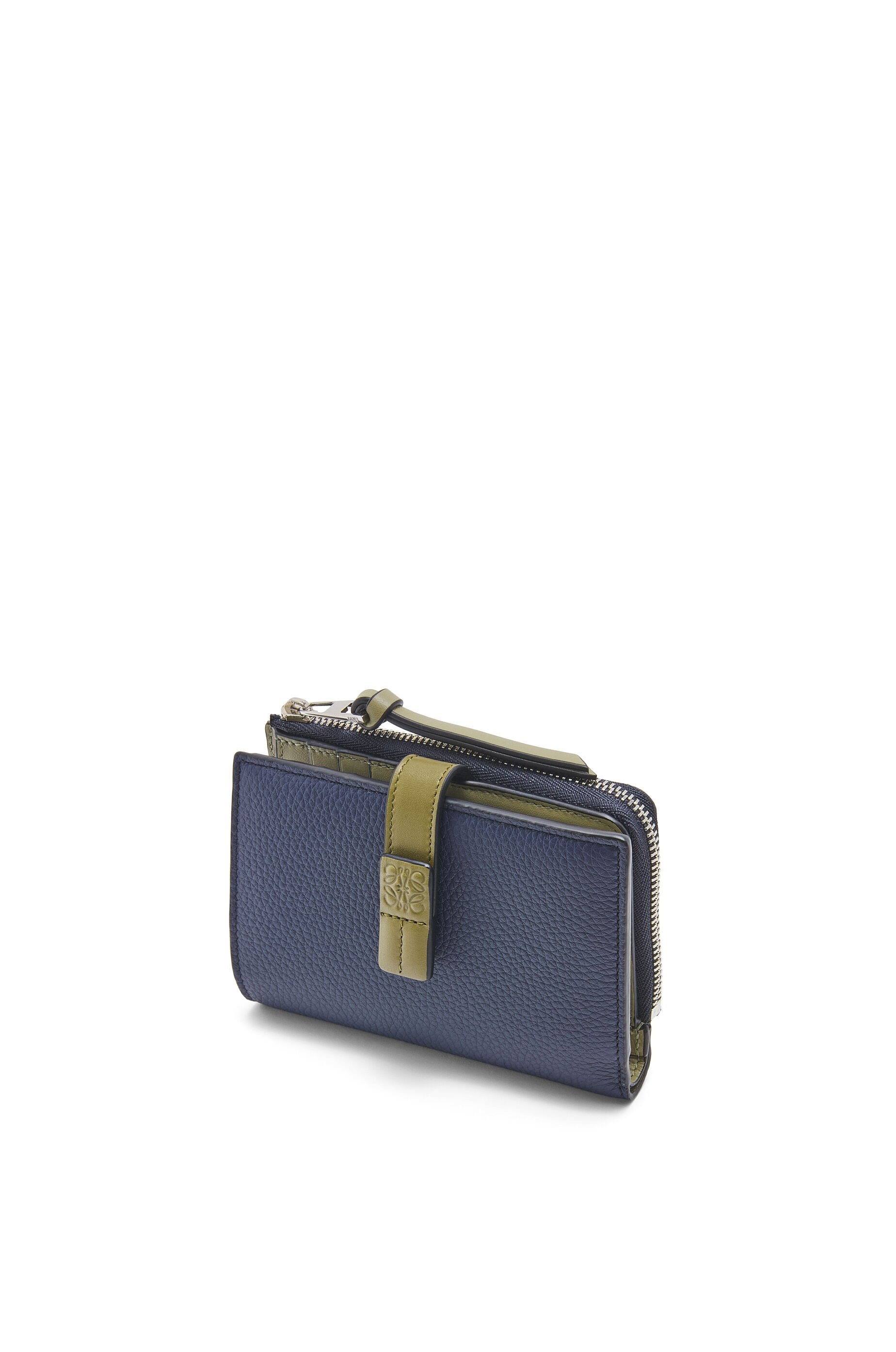 Slim zip bifold wallet in soft grained calfskin - 4