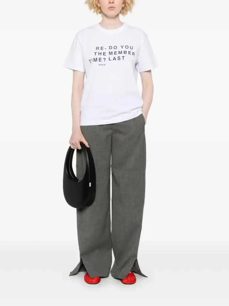 sacai flocked-slogan T-shirt outlook