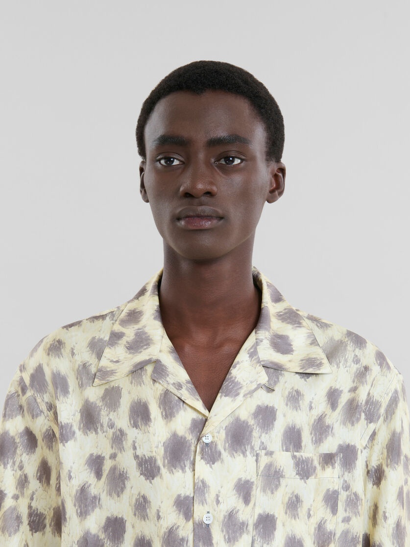 LIGHT YELLOW SILK BOWLING SHIRT WITH CRAYON LEOPARD PRINT - 4