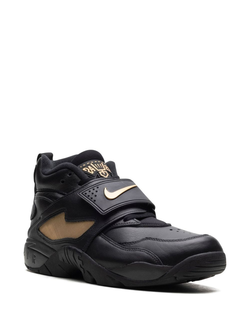 Nike Air Diamond Turf "Signing Day - Black/Metallic Gold" sneakers outlook