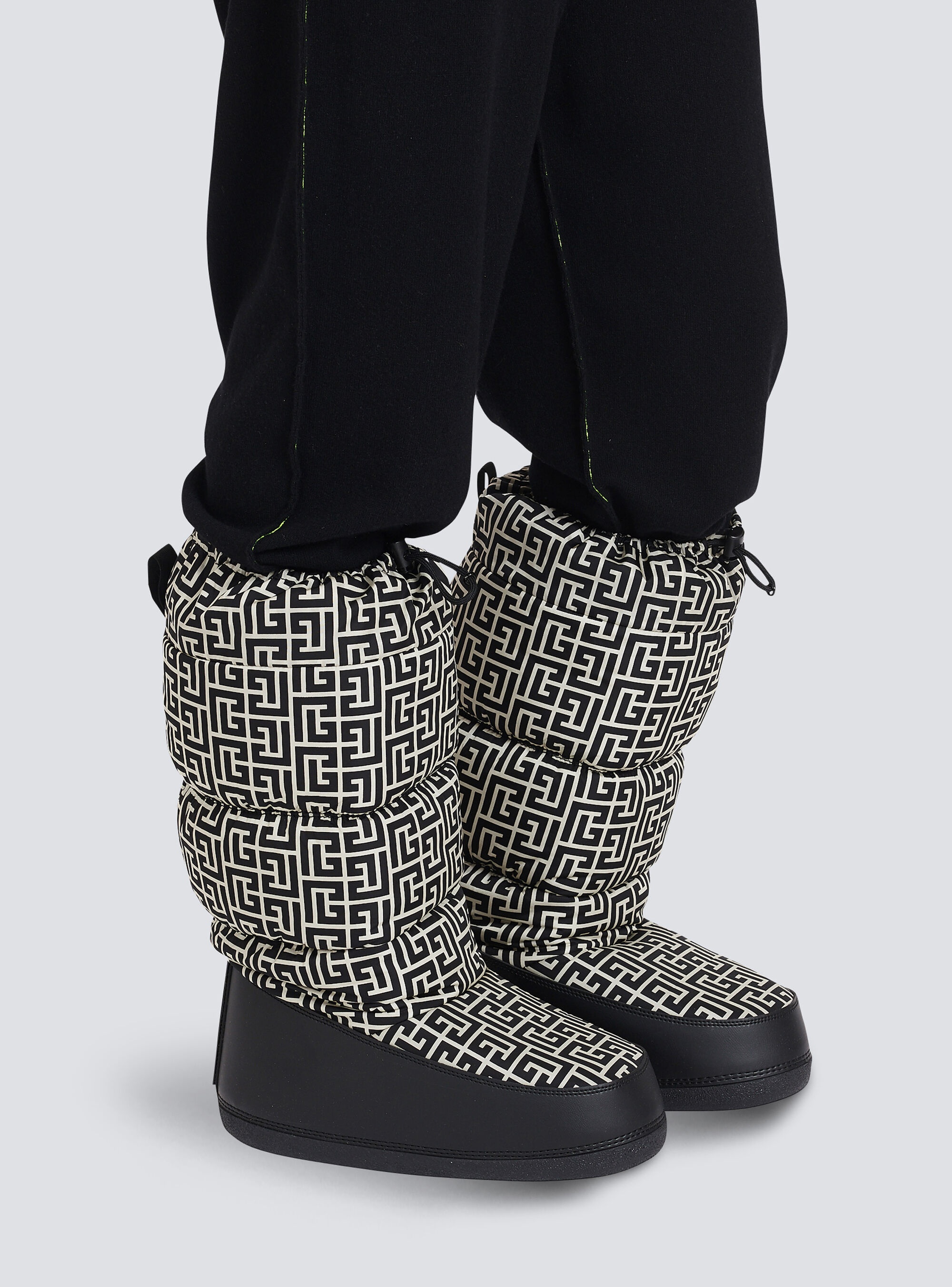Capsule After ski - Quilted nylon après-ski boots with Balmain monogram pattern - 7