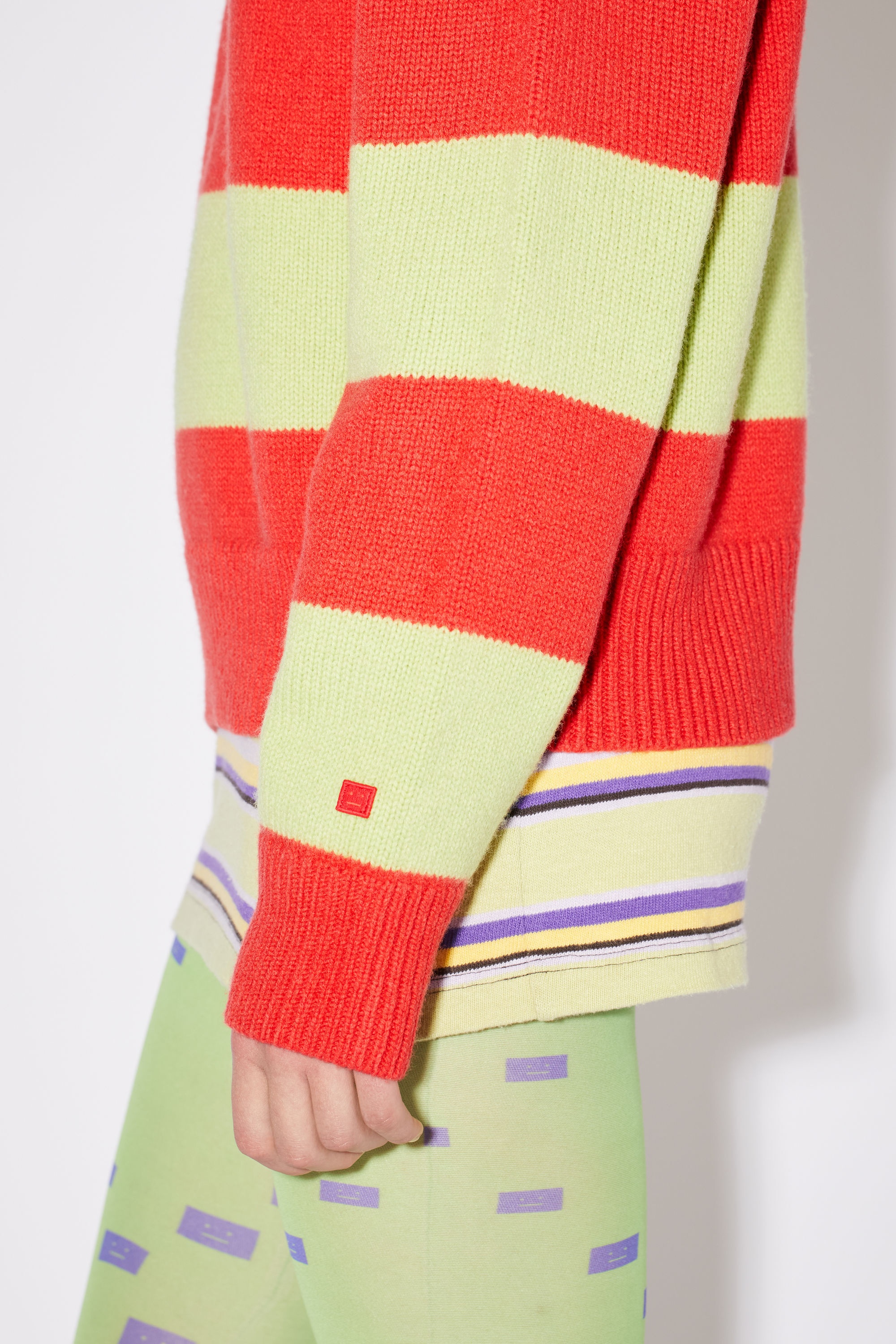 Crew neck jumper - Sharp red/pale green - 4