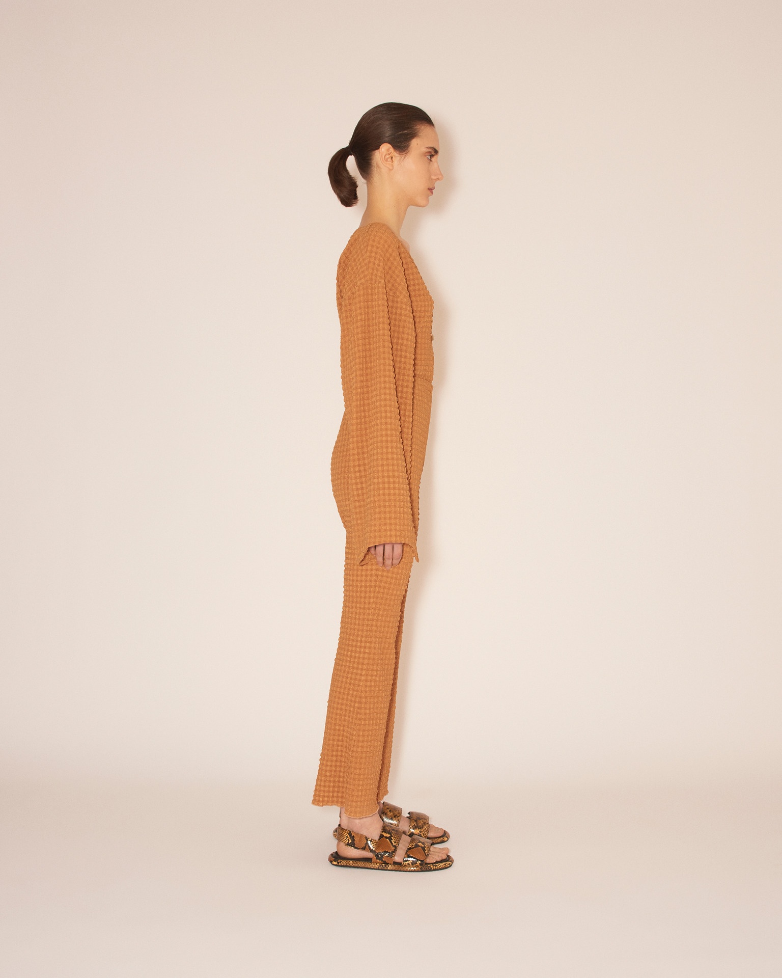 TESA - Slim leg cropped kick flare seersucker trouser - Camel - 4