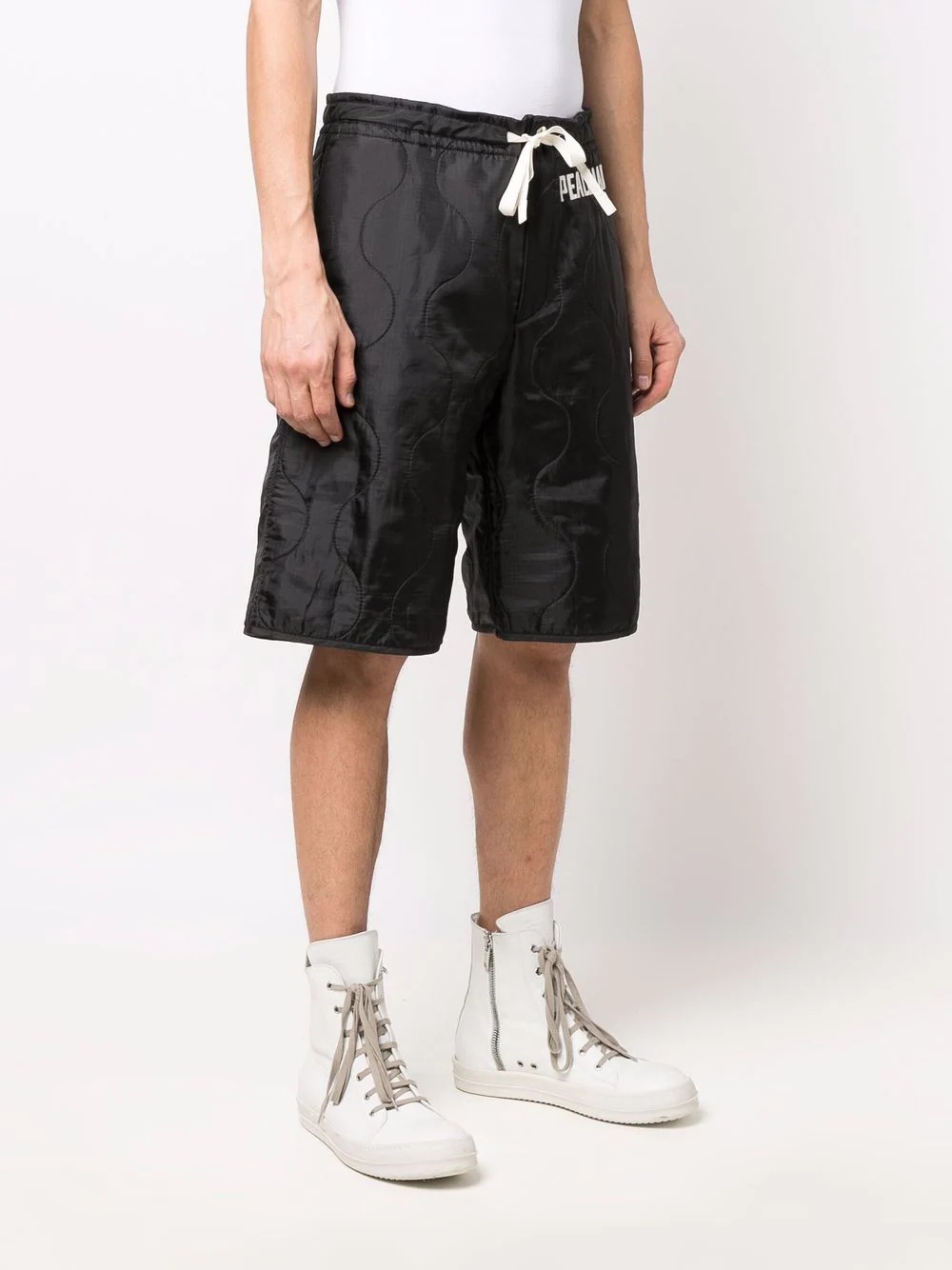 embroidered-logo quilted shorts - 3