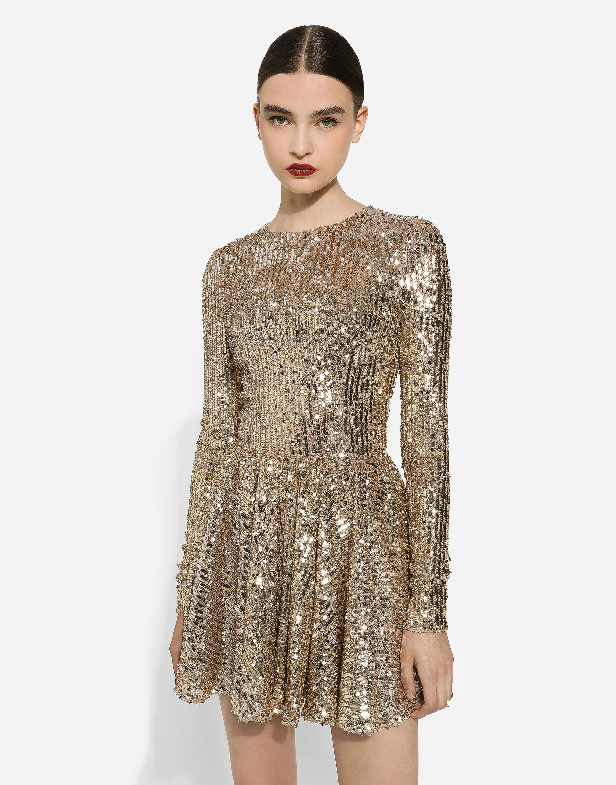 Short sequined dress with circle skirt - 4