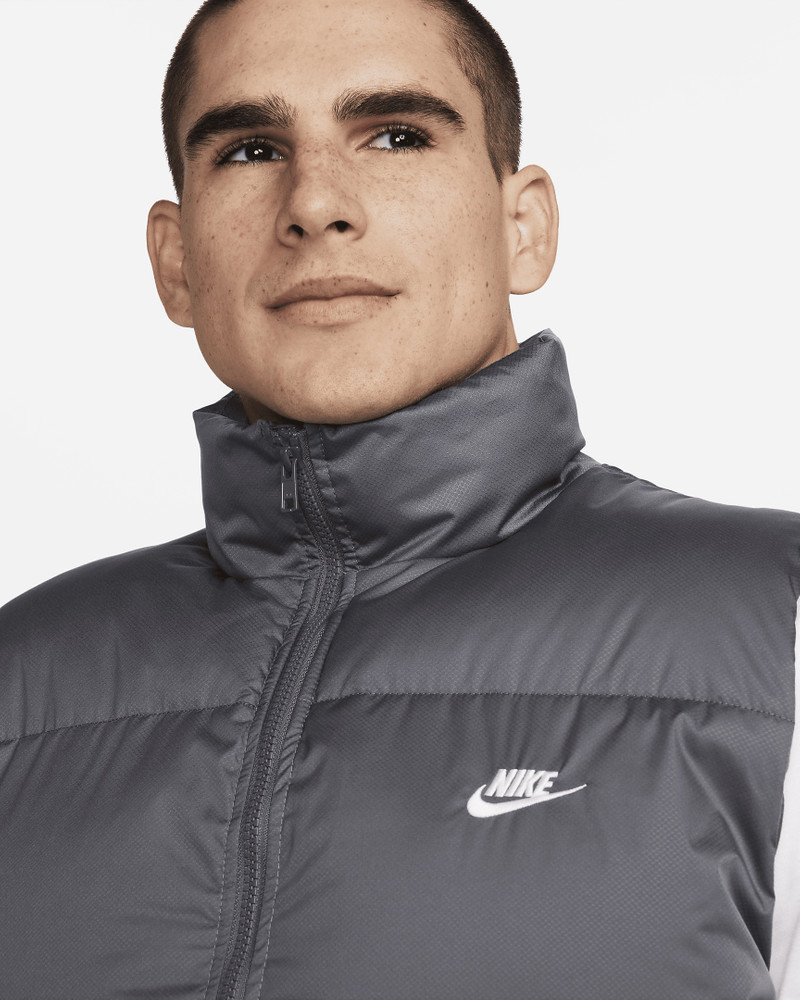 Nike Sportswear Club PrimaLoft® Men's Water-Repellent Puffer Vest 3