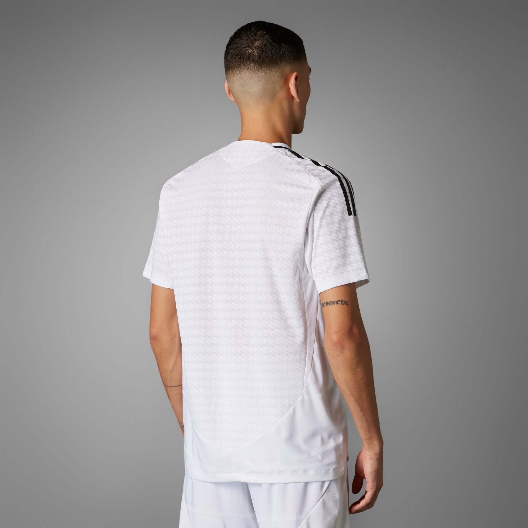 Real Madrid 24/25 Home Authentic Jersey - 6