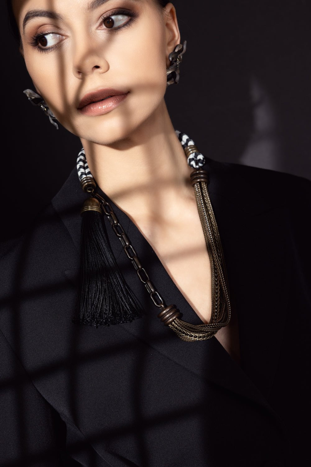 Vita Short Tassle Necklace - 2