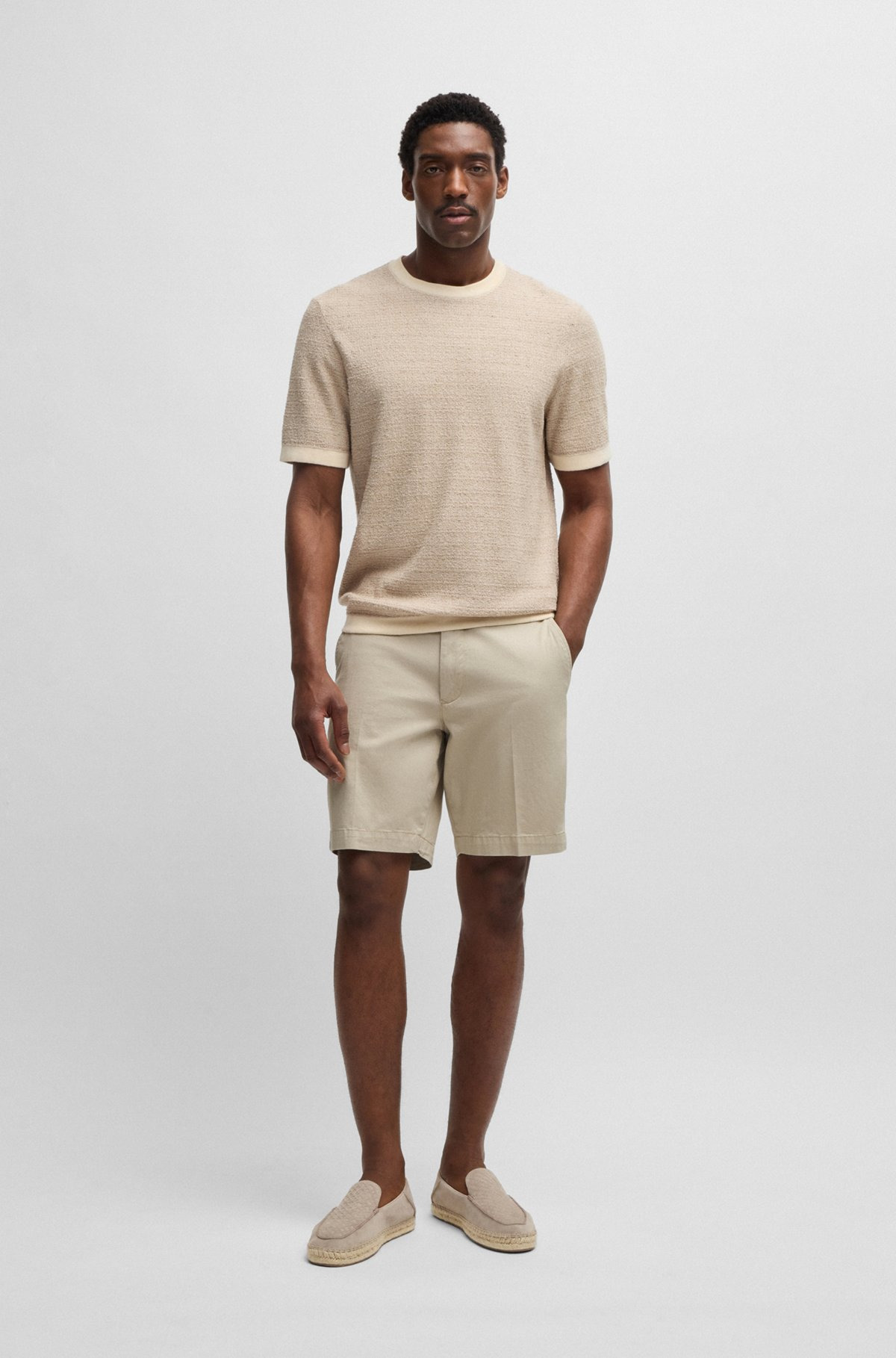SLIM-FIT SHORTS IN MICRO-PATTERNED STRETCH COTTON - 3