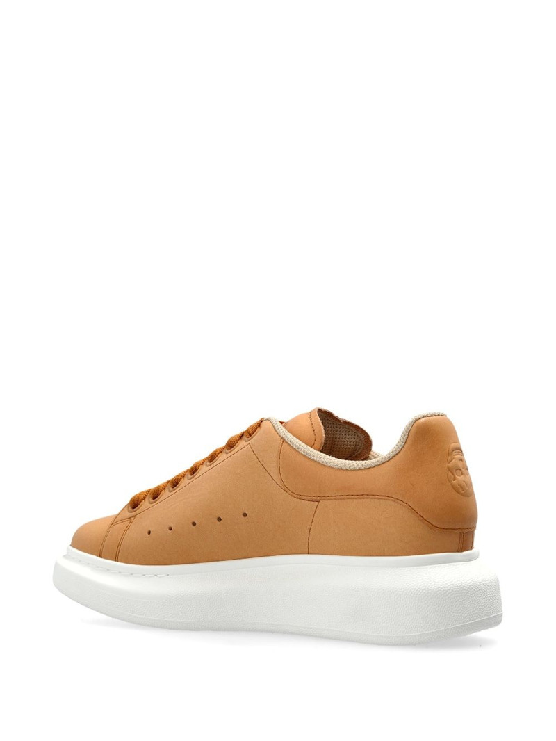 Oversized sneakers 3