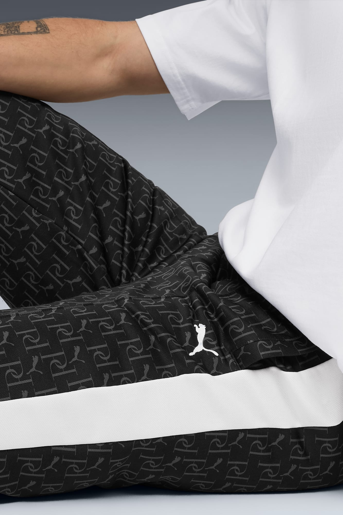 T7 AOP Relaxed Track Pants Men - 4
