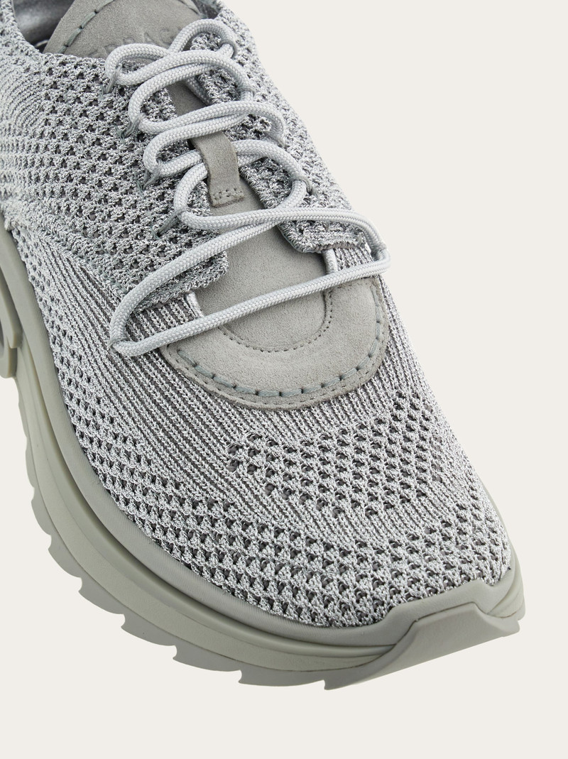 Running sneaker 6