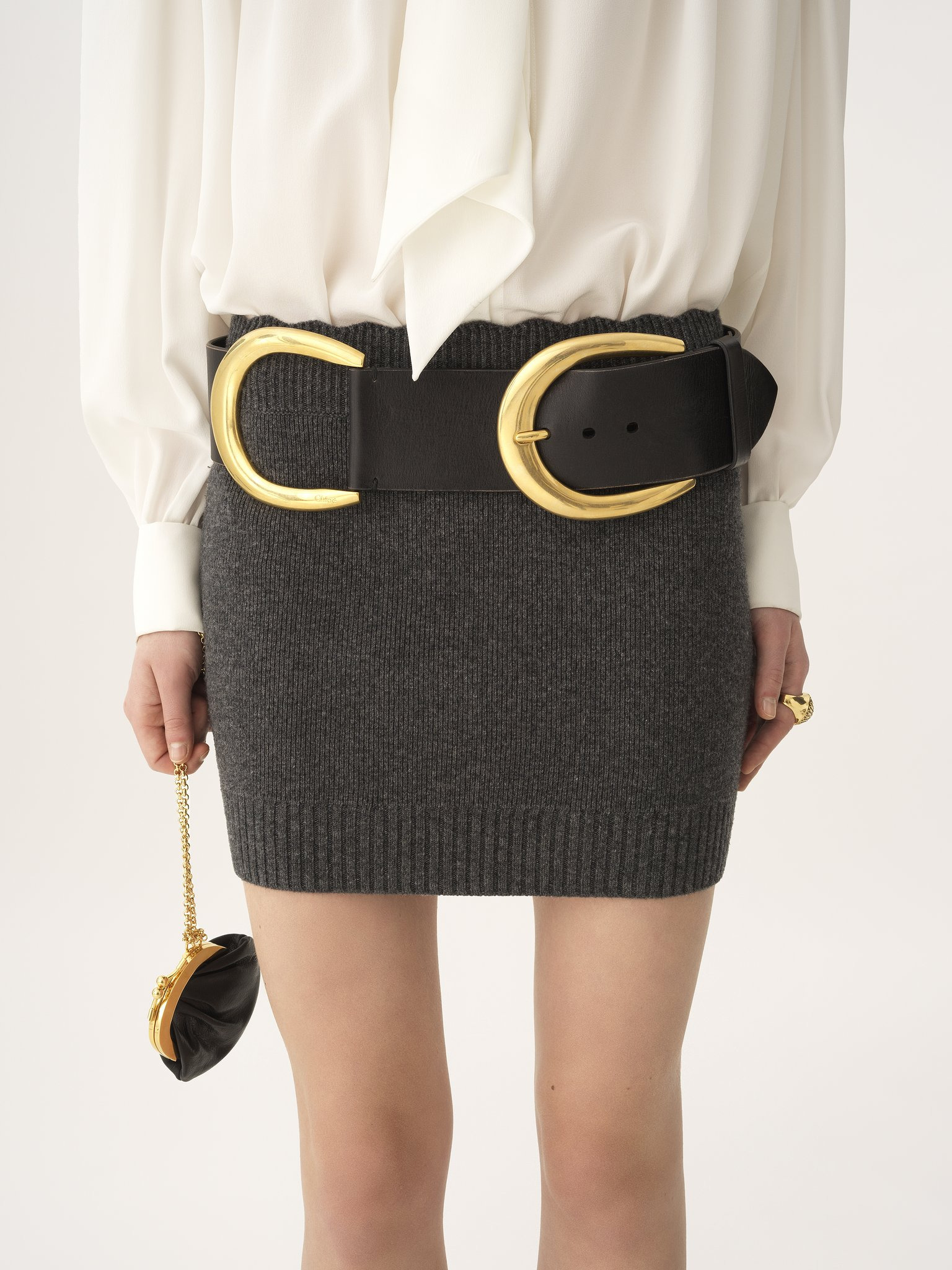 FITTED MINI SKIRT IN A WOOL & CASHMERE KNIT - 6