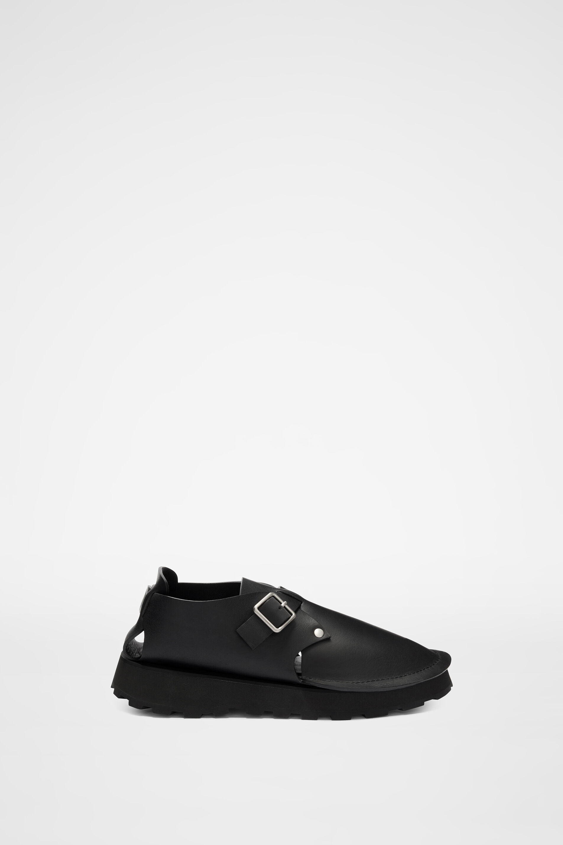 Low-Cut Shoes - 1