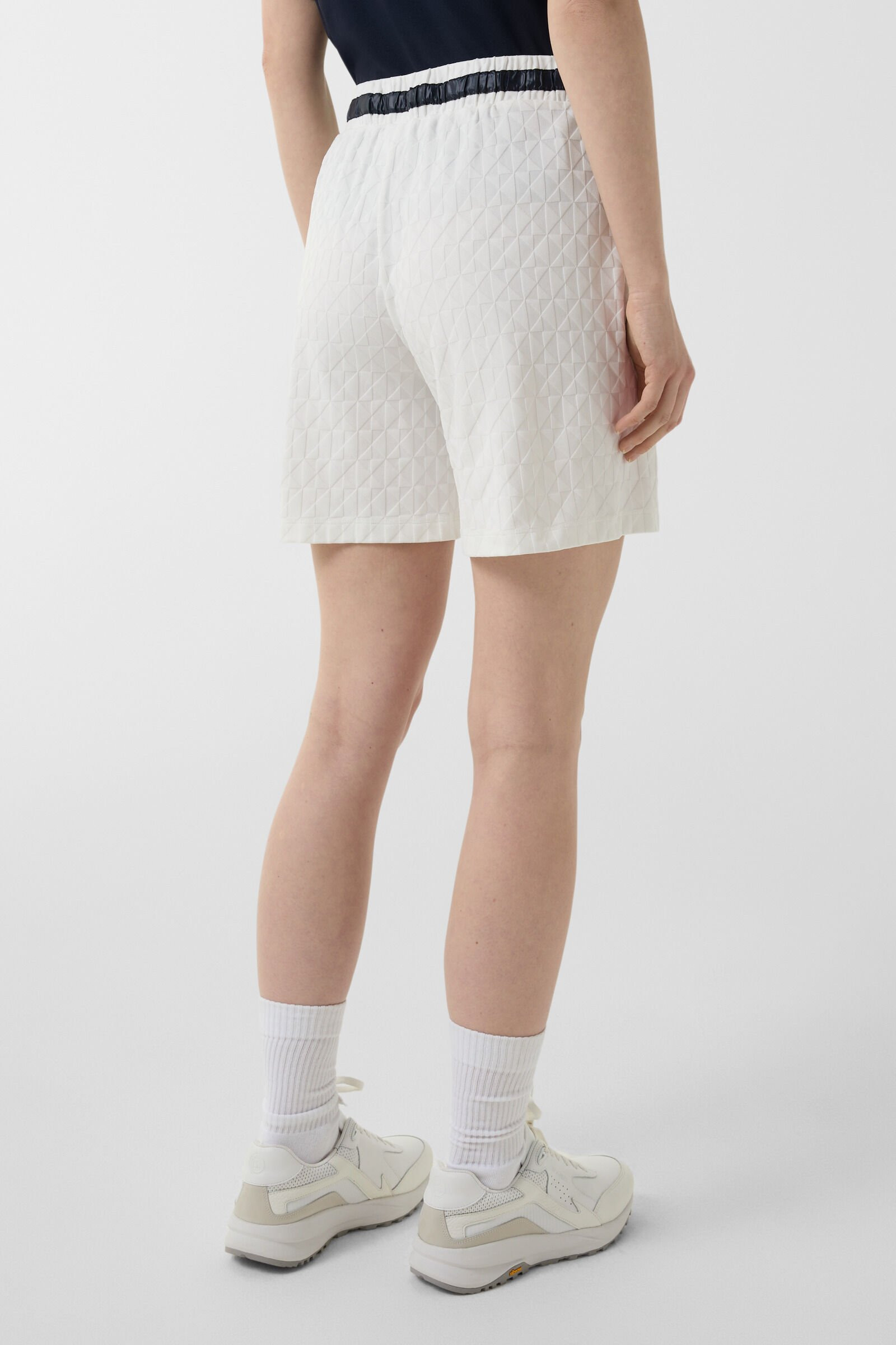 Sila sweat shorts in Off-White - 3
