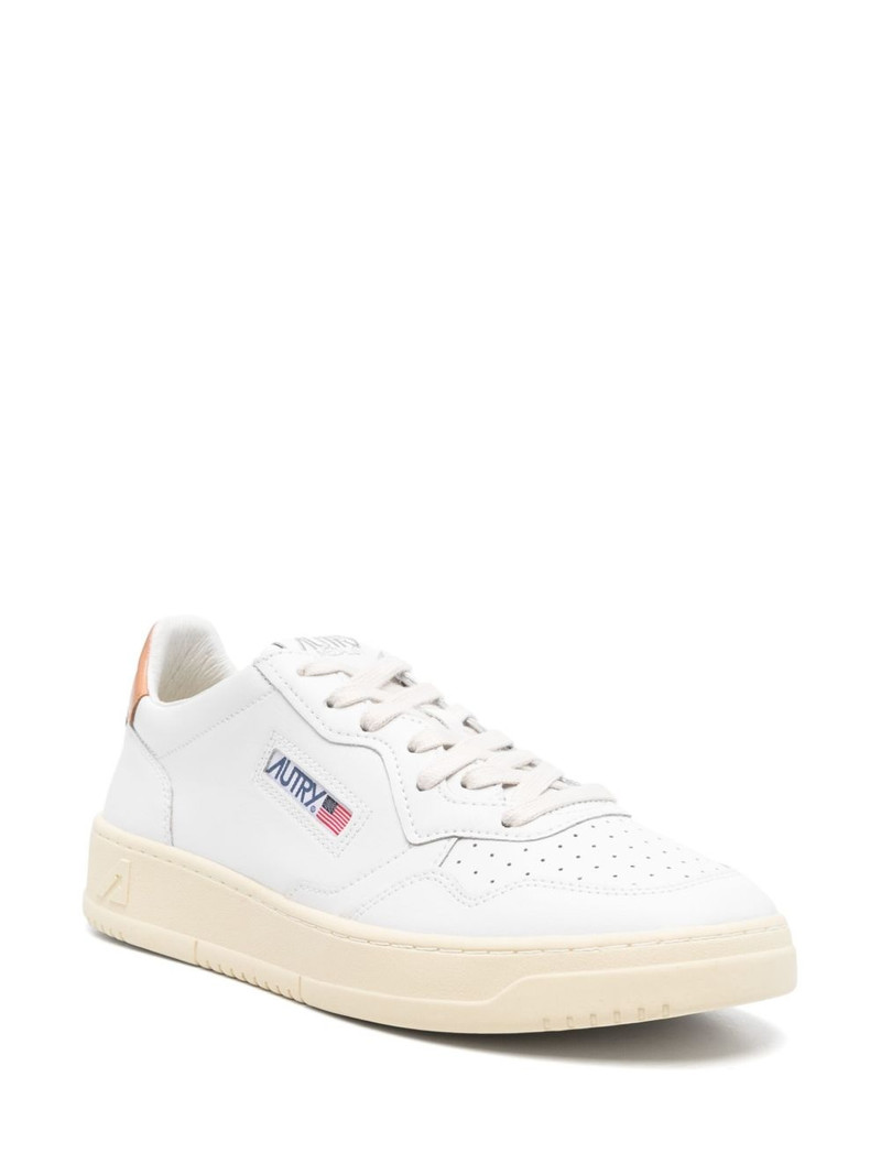 AUTRY Medalist sneakers outlook