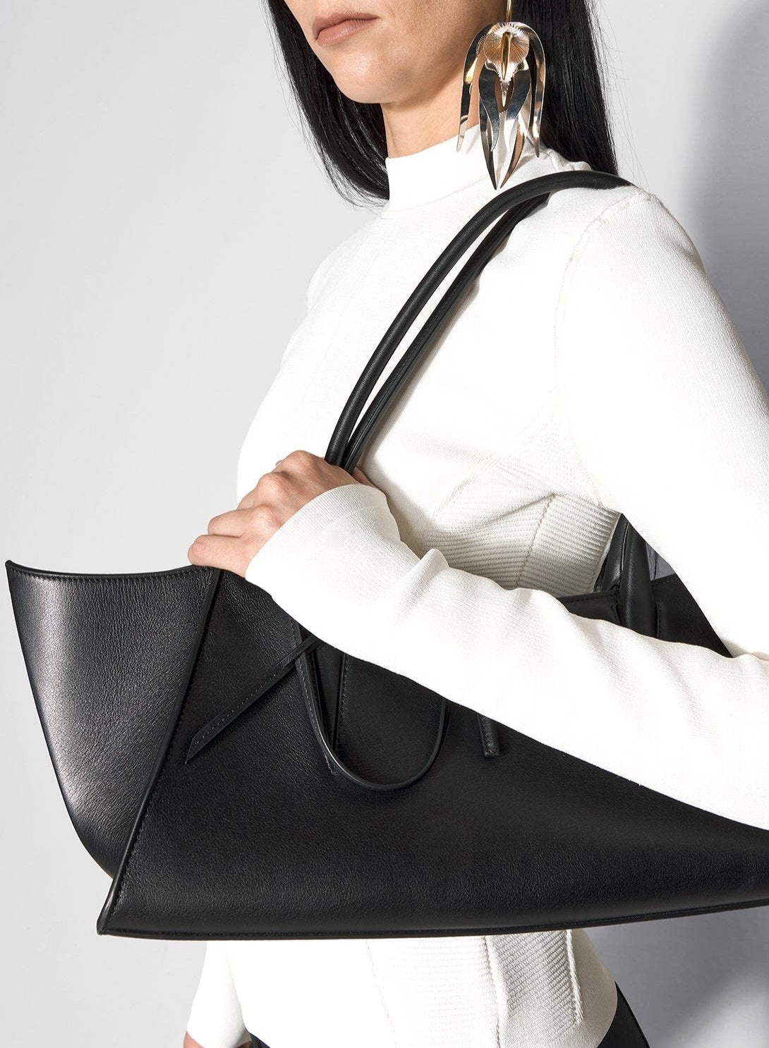 black smooth leather fang bag - 8