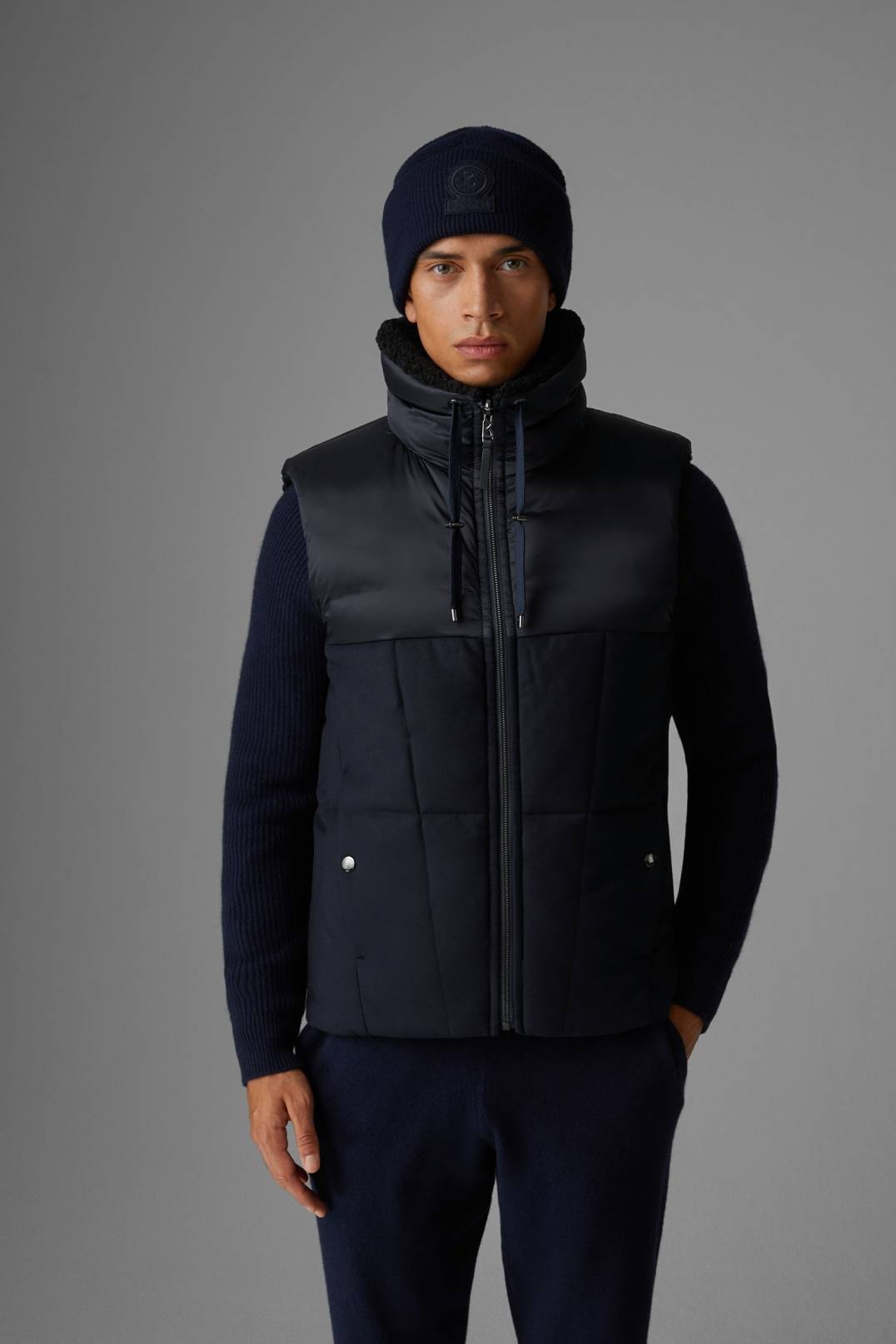 XENO REVERSIBLE DOWN WAISTCOAT IN NAVY BLUE - 2