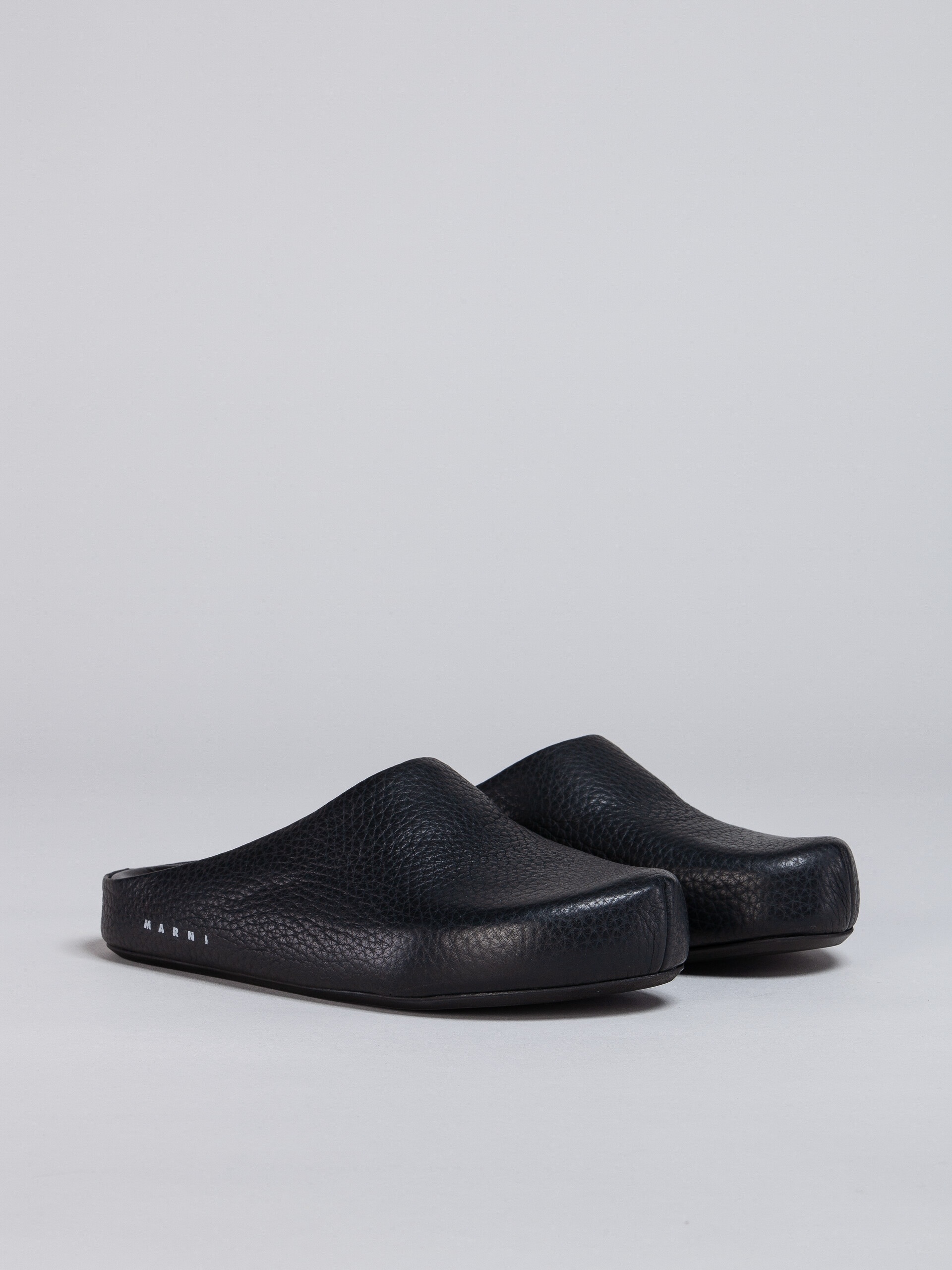 【関税込み】Marni ブラック Fussbett サボ Logo Embroidered Fussbett Sabot Shoes Black | The Webster