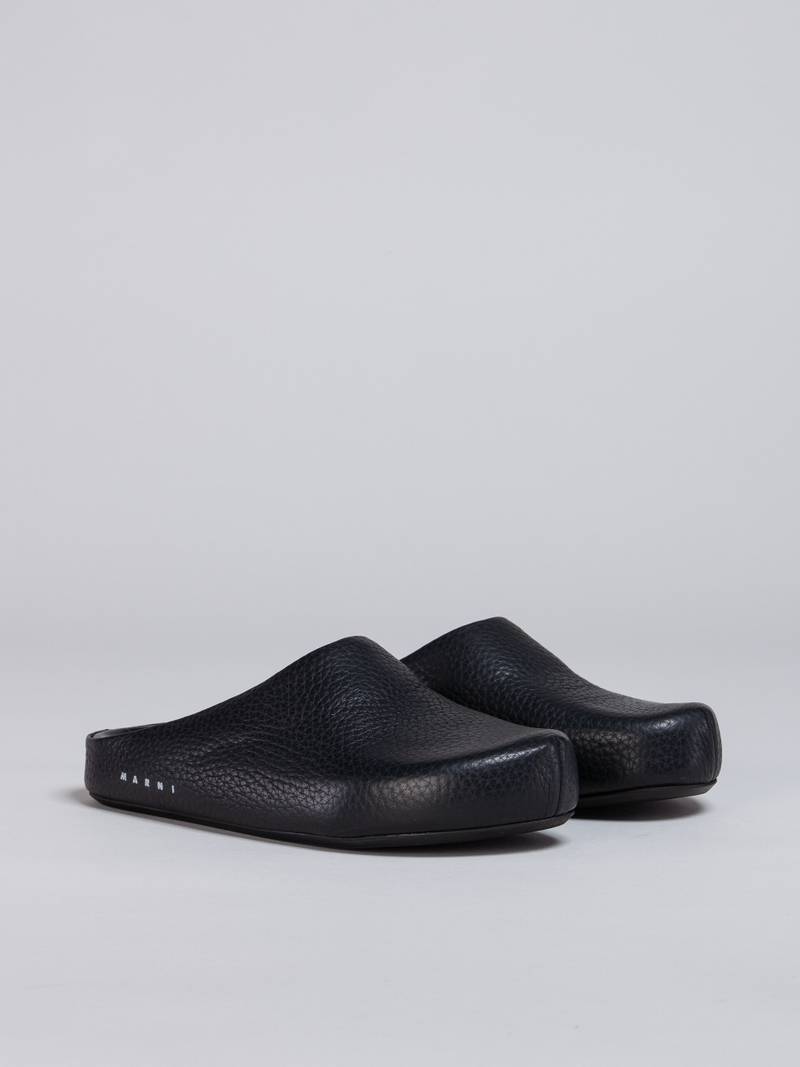 Marni BLACK LEATHER FUSSBETT SABOT outlook