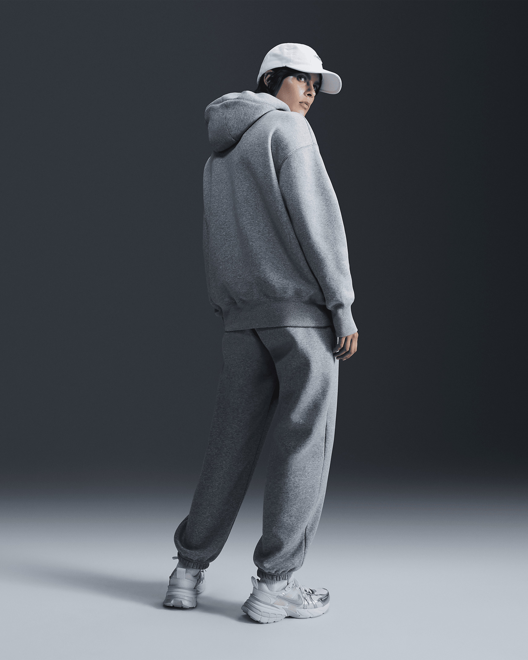 Nike Sportswear Phoenix Fleece Women's Oversized Full-Zip Hoodie - 5