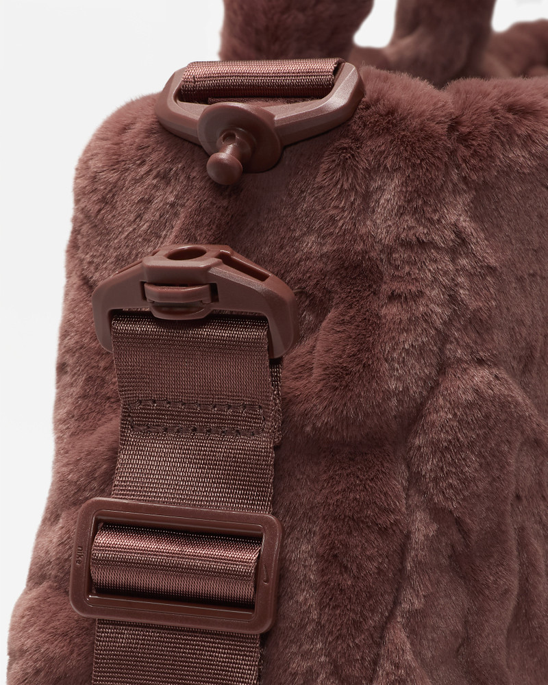 Nike Sportswear Faux Fur Tote (10L) 8