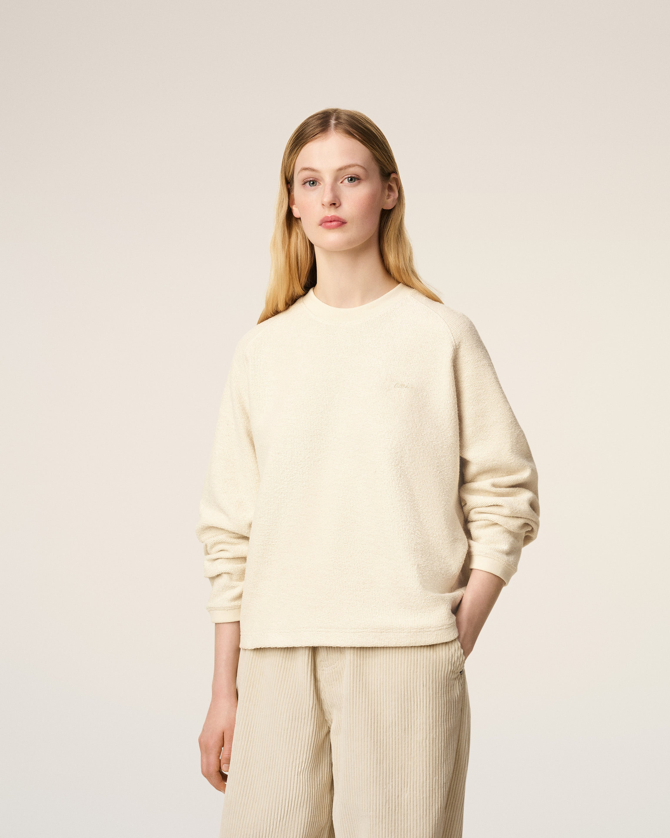 WHITE LEATHER RAGLAN SLEEVED CREWNECK SWEATSHIRT - 3
