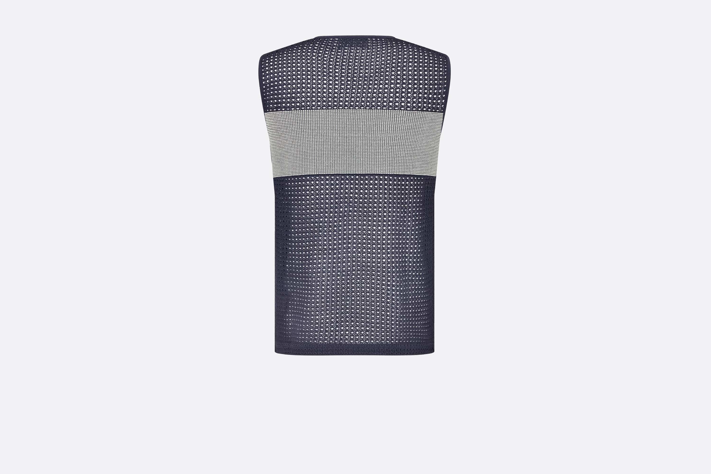 Sleeveless T-Shirt - 2