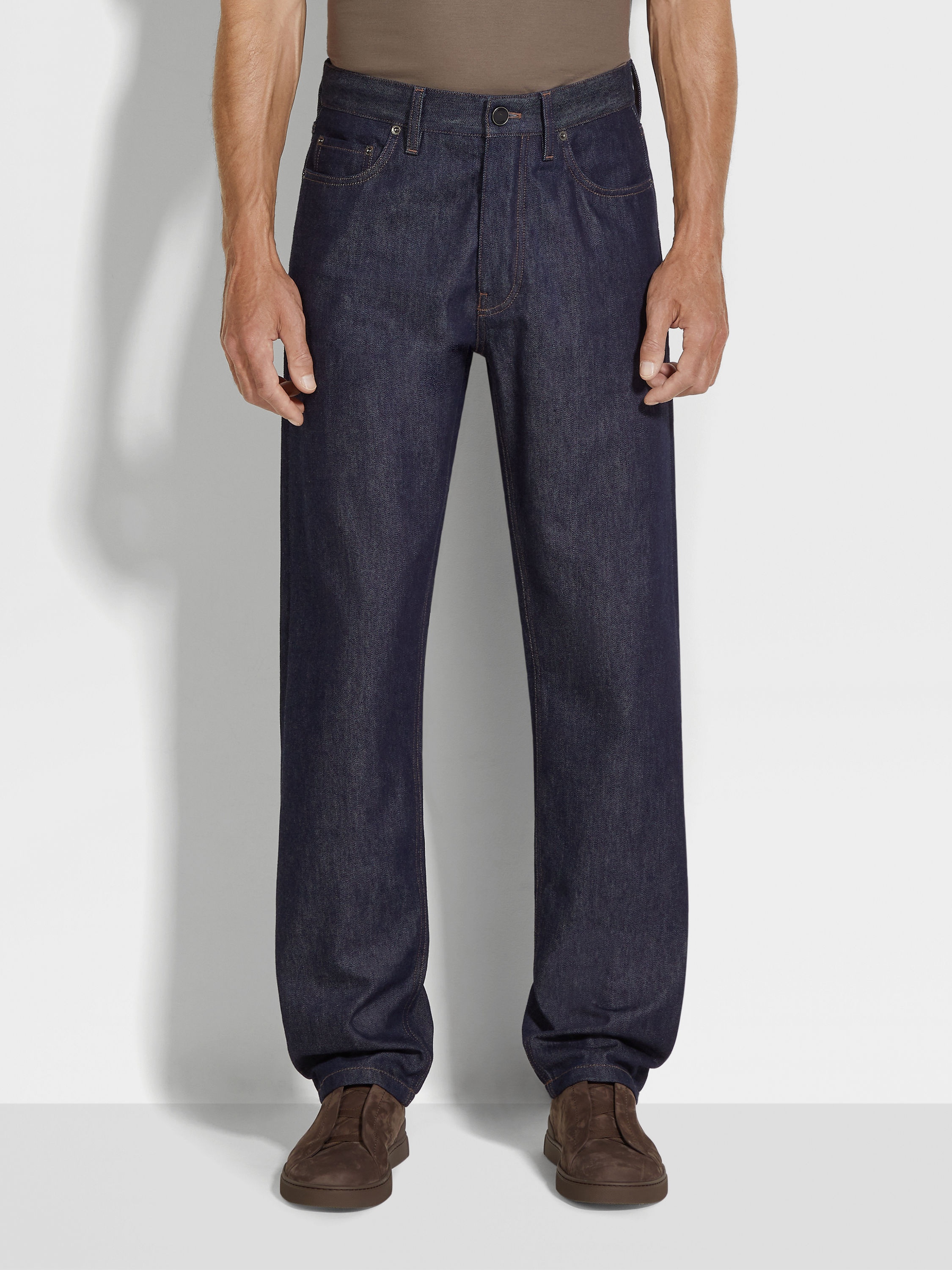 DARK BLUE RINSE-WASHED COTTON AND SILK ROCCIA JEANS - 5