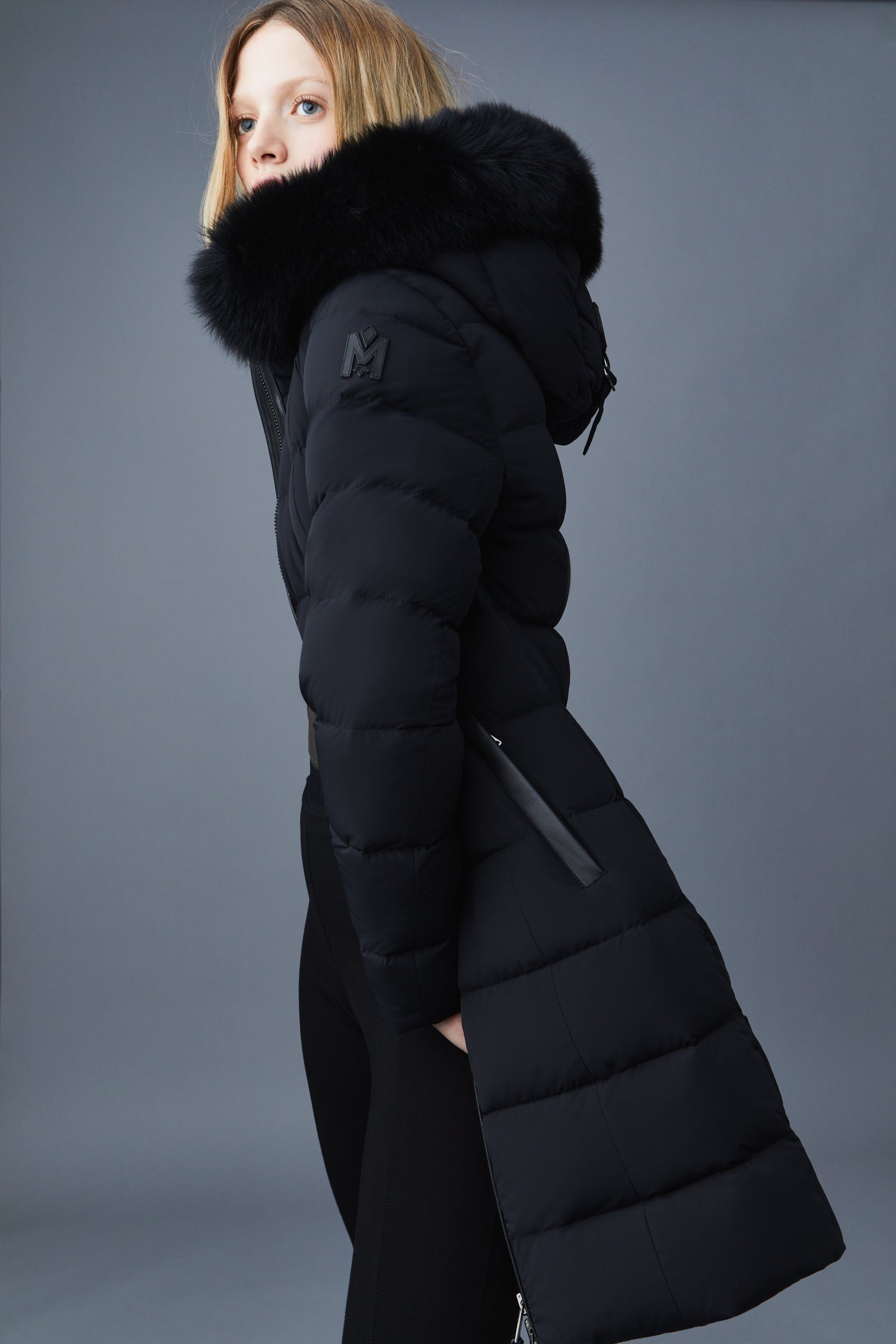 CALLA Agile-360 stretch light down coat with blue fox fur collar - 2