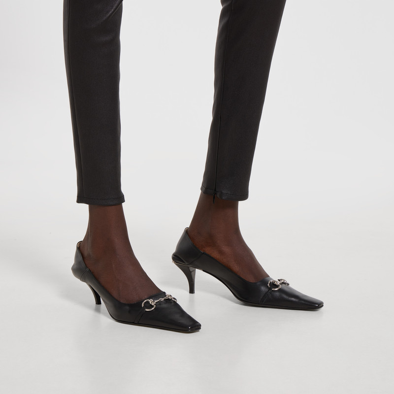 GUCCI Women's Vittoria pump outlook